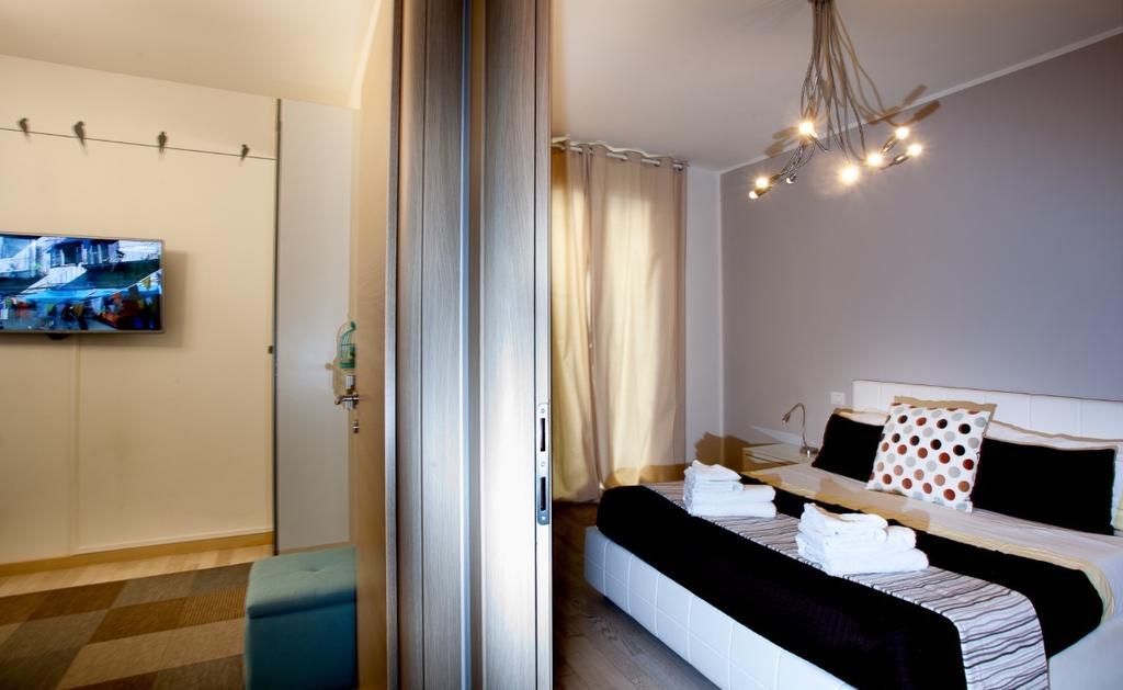 Casa Mia Apartment Desenzano del Garda Bagian luar foto